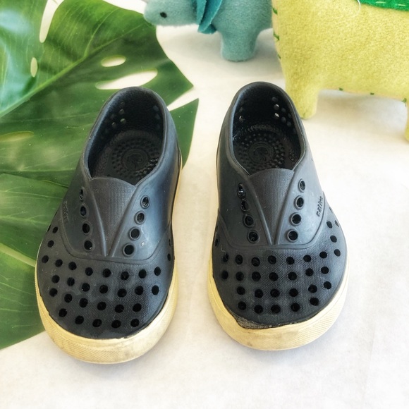 Native Shoes Other - Native Boys Shoes Black Size 8